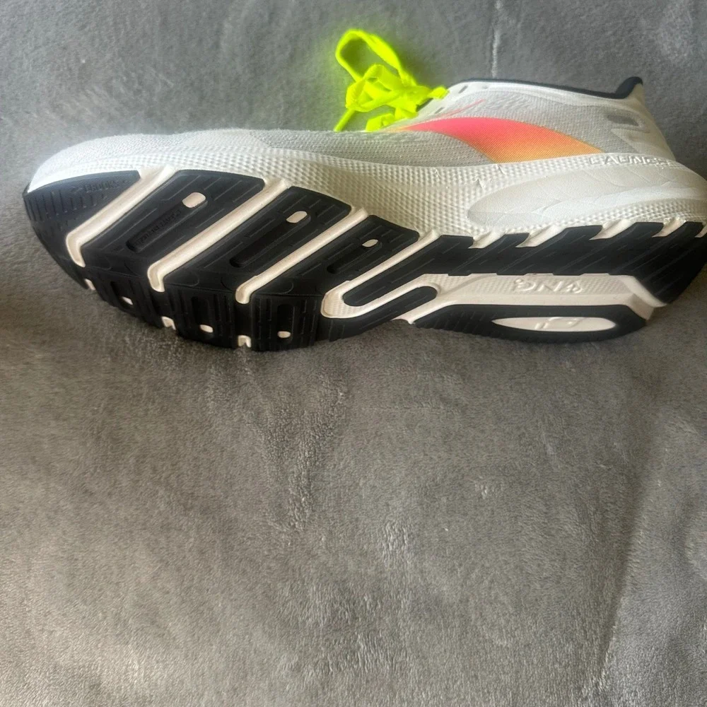 Brooks launch running